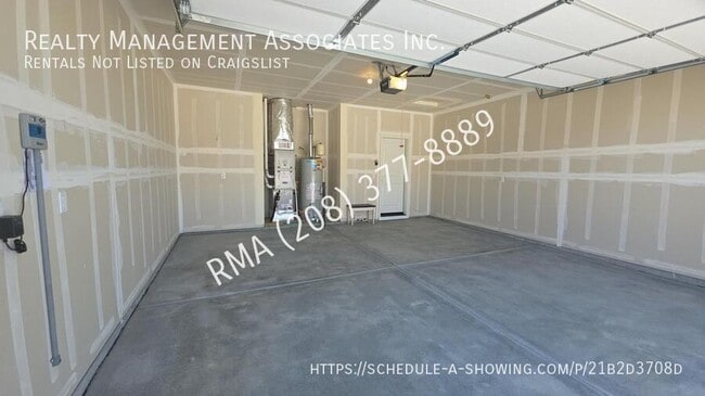 Building Photo - 566 W Lyra St