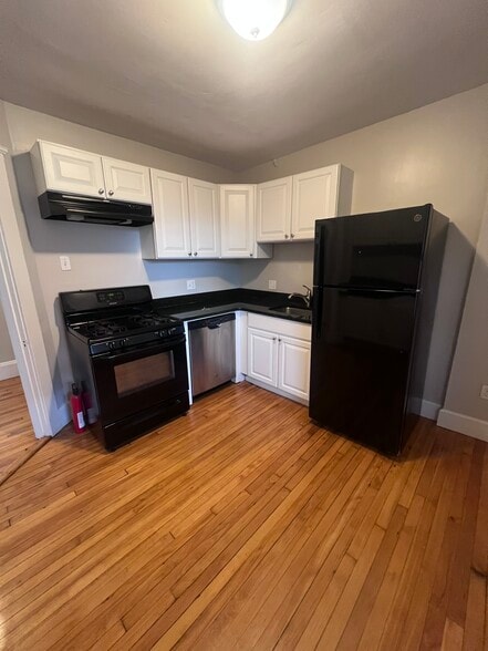 Building Photo - 30 Hancock St