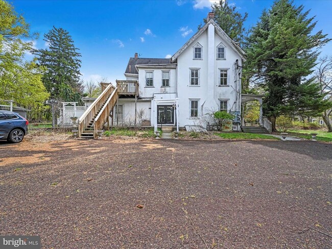 Building Photo - 657 S Sumneytown Pike