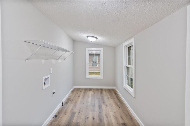 Building Photo - 1442 Magnolia St