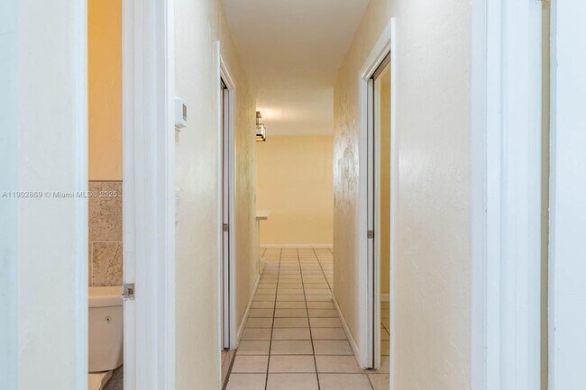 Building Photo - 1010 N 69th Way