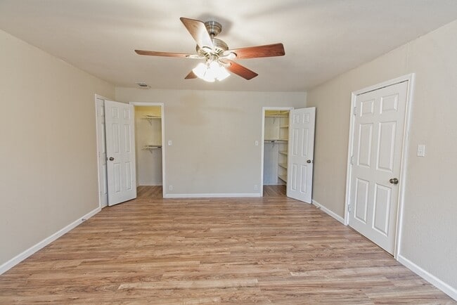 Building Photo - 1613 M Pl