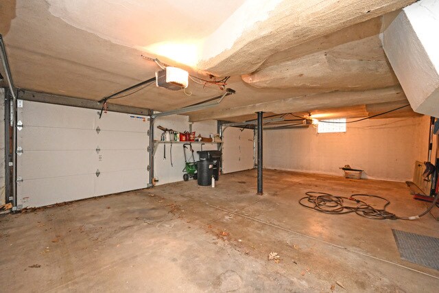 Building Photo - 5762 Doerger Ln