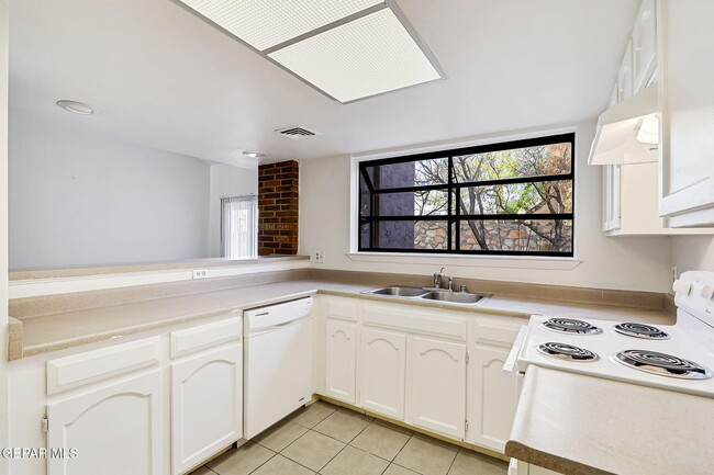 Building Photo - 1742 Pico Alto Dr