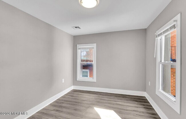 Building Photo - 700 Fifth Ave