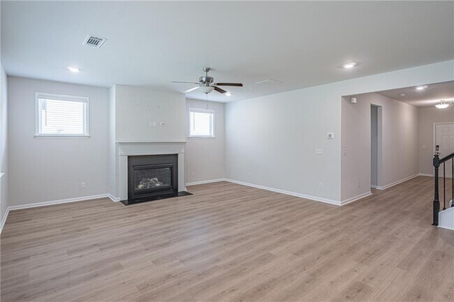 Building Photo - 1825 Wellston Dr