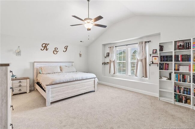 Building Photo - 216 Bunting Dr