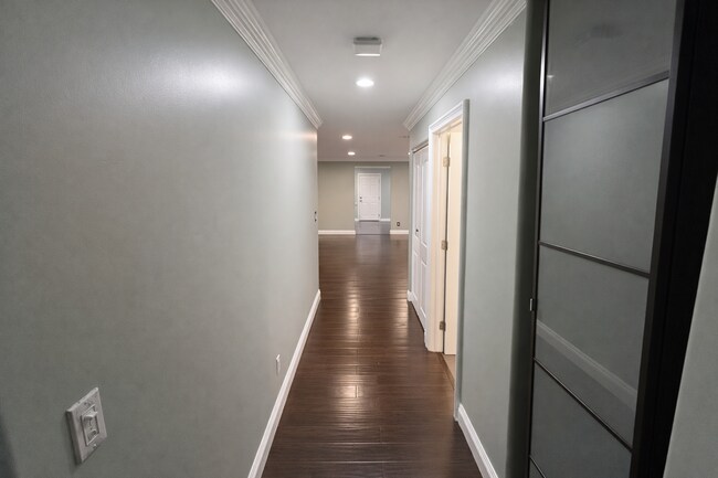 Building Photo - North Hollywood 4BR/3BA Home with Gated Entry and Private Yard