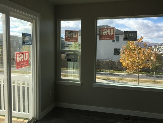 Building Photo - LOVELY VINEYARD RAMBLER FOR RENT