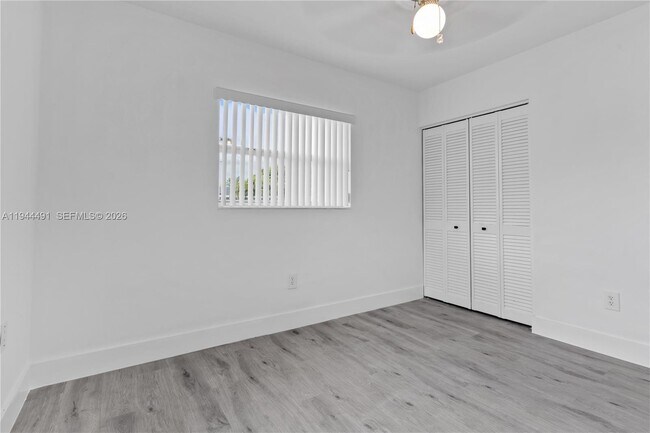 Building Photo - 5215 SW 128th Ave