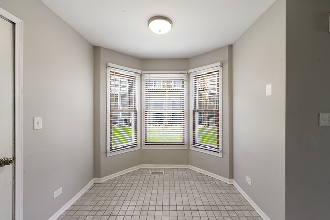 Building Photo - 485 Nicole Dr