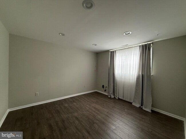 Building Photo - 52 Faraday Dr