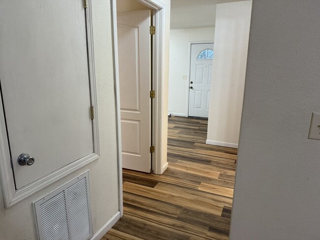 Building Photo - 3345 Malvern Rd