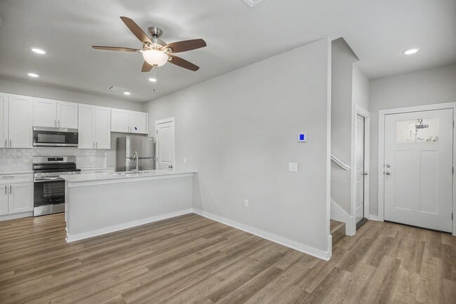 Building Photo - 401 N 29th St