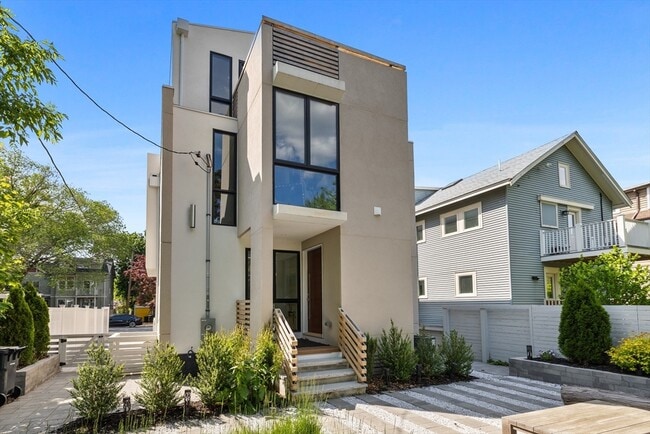 Building Photo - 80 Alpine St