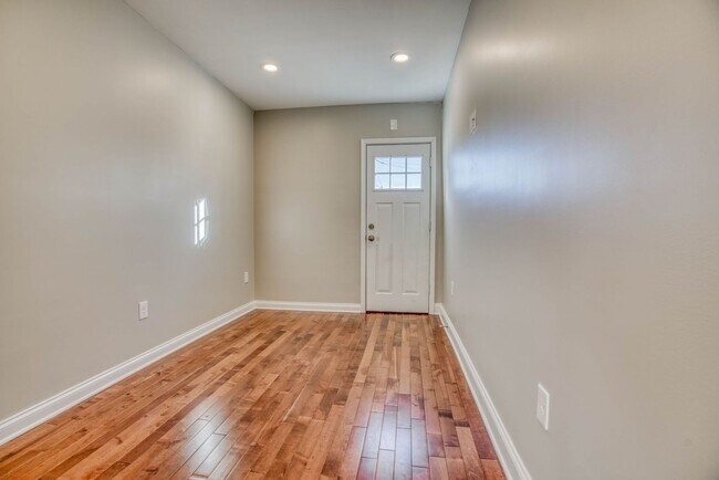 Building Photo - 1623 E Baltimore St