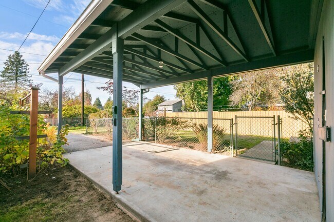 Building Photo - 3Bd/1Ba Seattle House