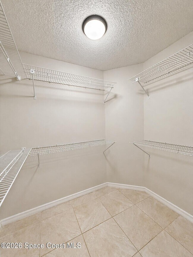 Building Photo - 270 Quail Dr