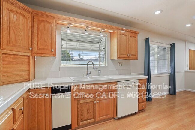 Building Photo - 7777 Uplands Way