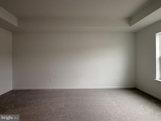 Building Photo - 453 Husky Trl