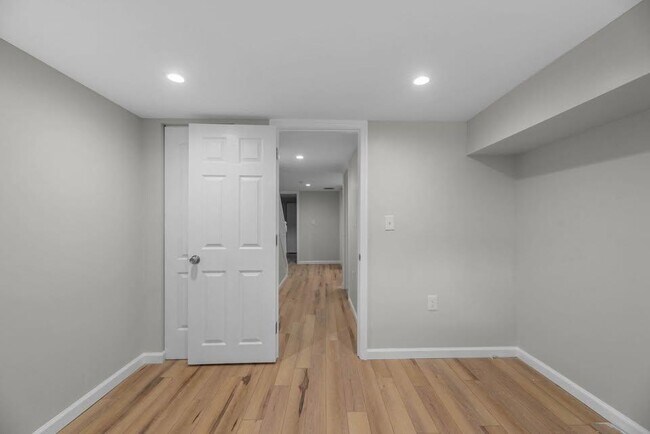 Building Photo - 126 S Highland Ave
