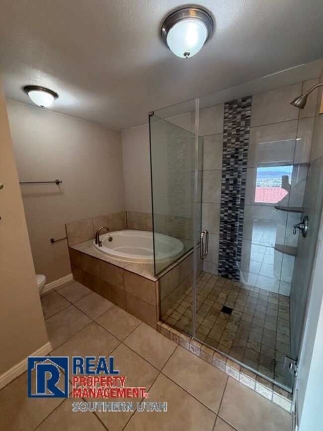 Building Photo - Garden South Condo with Views