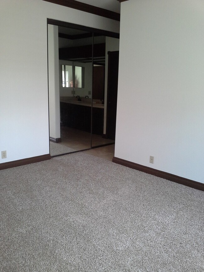 Building Photo - Terrific 1Br/1.5Ba Condo in Gated Masters Hill W/ Golf Course Views