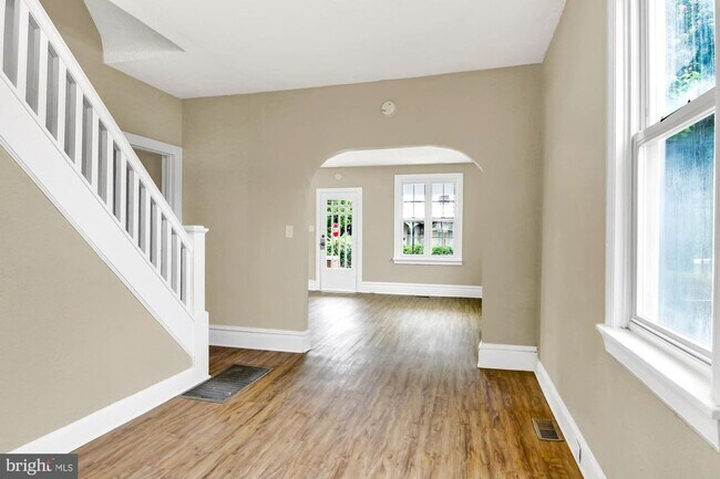 Building Photo - Charming 3 bedroom Home Located in CD East Schools Oberlin area