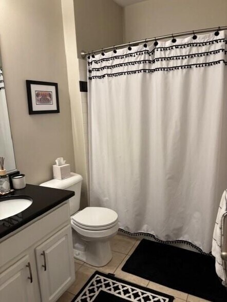 Building Photo - 1000 Providence Pl