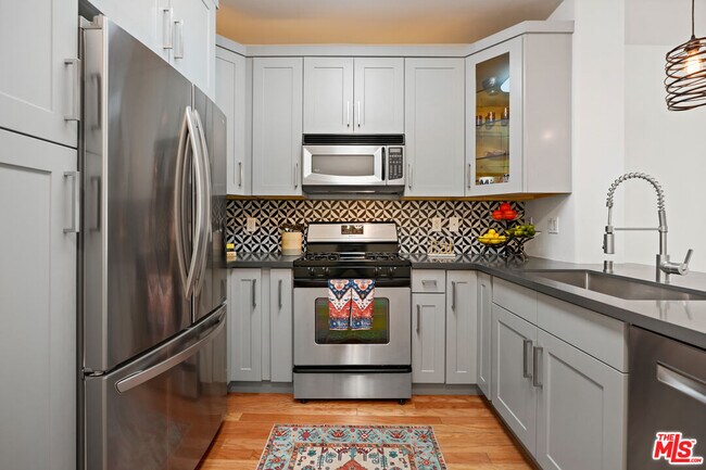 Building Photo - 100 S Alameda St