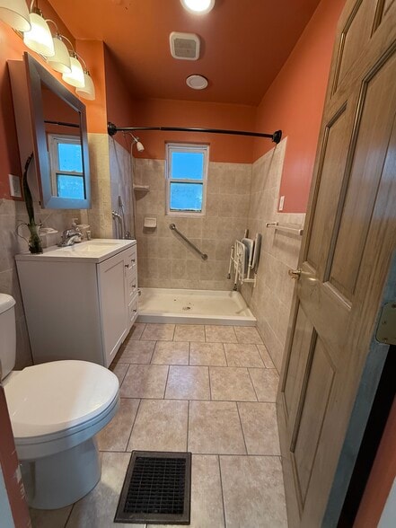 Building Photo - 1236 N Redfield St