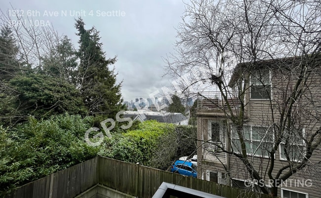 Building Photo - 1312 6th Ave N