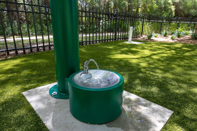 Building Photo - 404 Kelly Plantation Dr