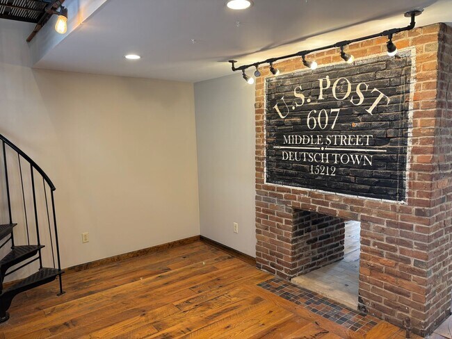 Building Photo - BEAUTIFUL, BRIGHT AND OPEN 1 BED, 1 BATH  HOUSE IN HEART OF NORTHSIDE- AVAIL NOW!