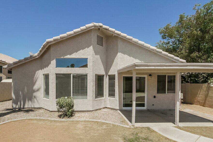 Building Photo - 7517 E Nopal Ave