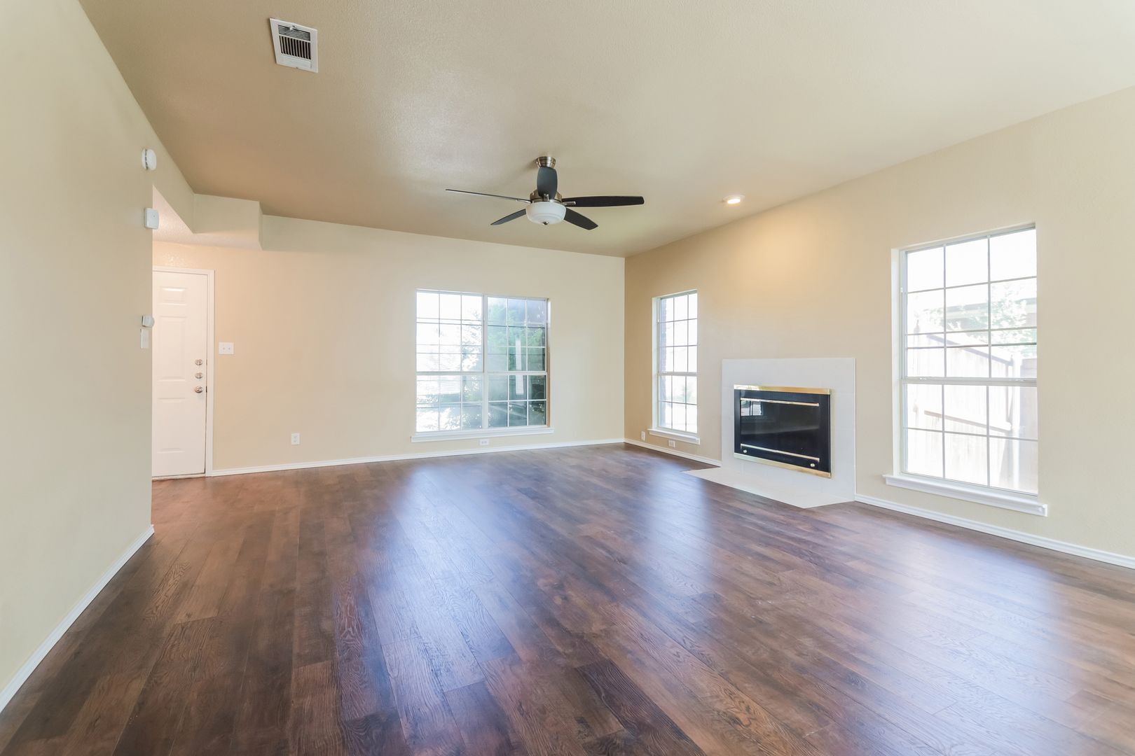 Building Photo - 4108 Creekmeadow Dr