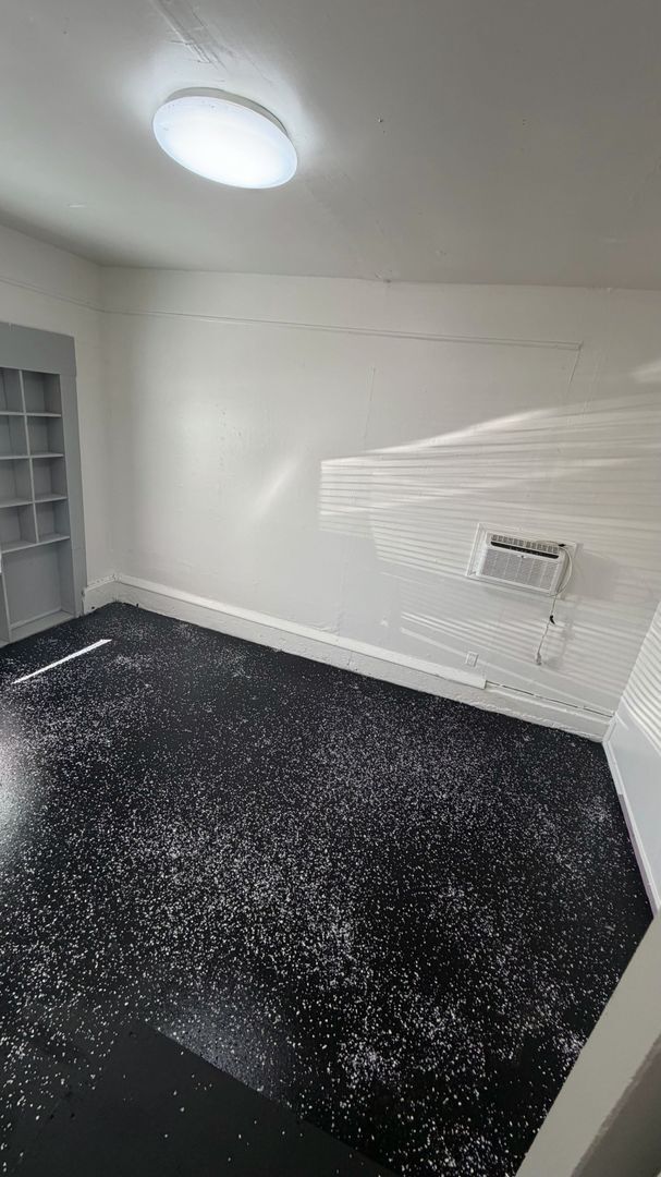 Building Photo - This Perfect Home Awaits!