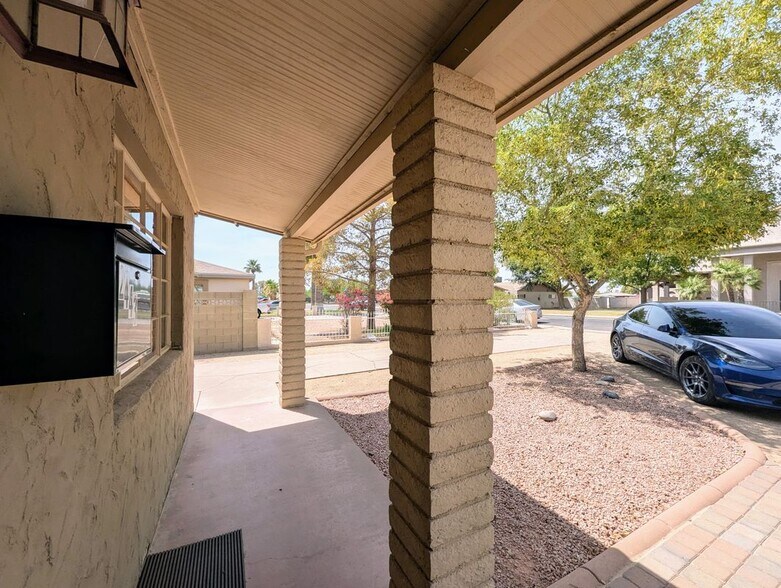 Building Photo - 2443 E Earll Dr