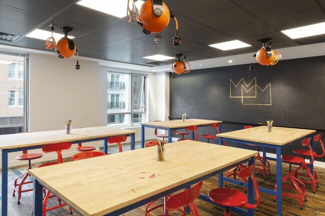 Building Photo - 479 Canal St