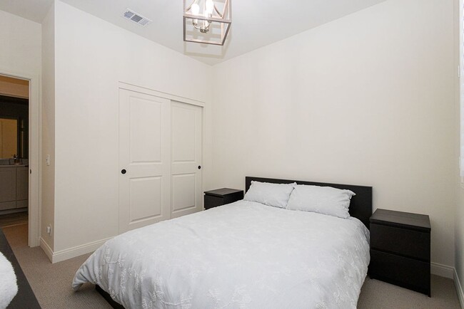 Building Photo - Bright and Airy Split-Level Townhouse in W...