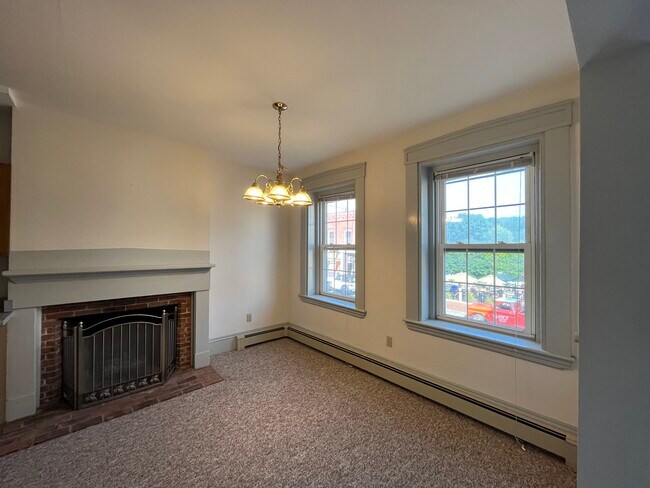 Building Photo - 111 Water St