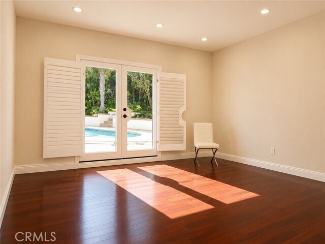 Building Photo - 18048 Karen Dr