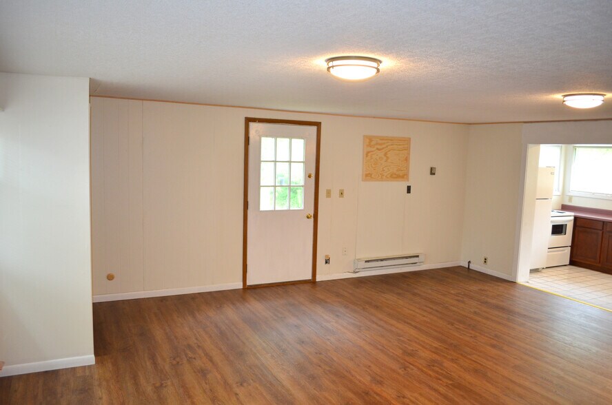Building Photo - 19 E Clearview Dr