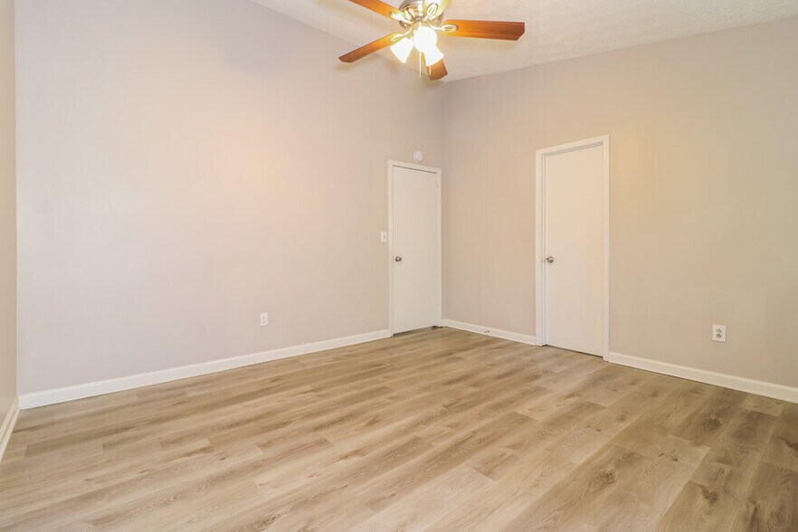 Building Photo - 3684 Linwood Way