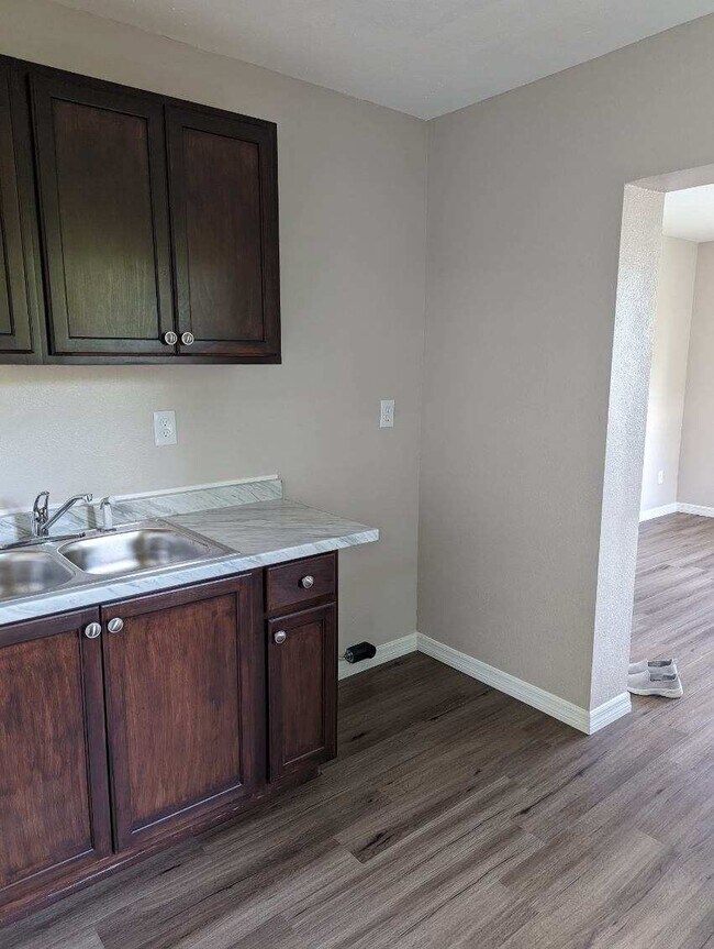 Building Photo - 1036 Ola Dr