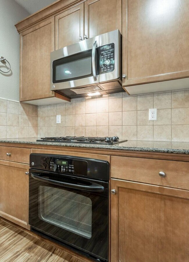 Building Photo - Great Harlan Ranch Home! Don't miss out! It won't last long!