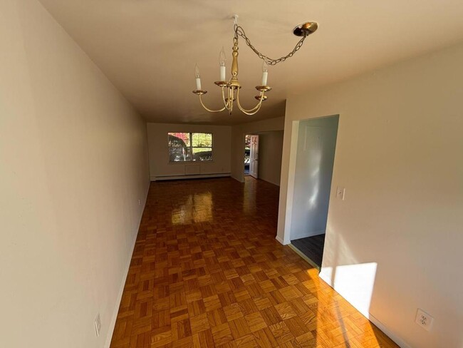 Building Photo - 37 Rome Ave