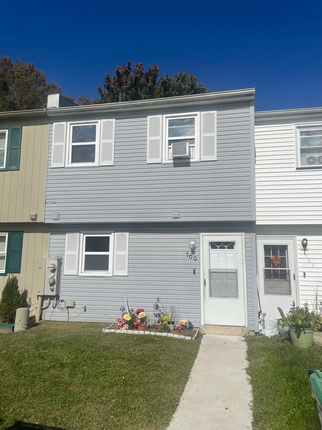 Primary Photo - 700 Tara Dr