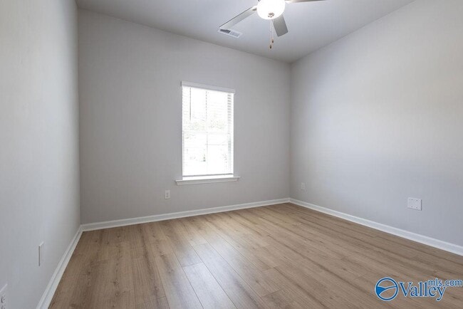 Building Photo - 143 Sager Cir