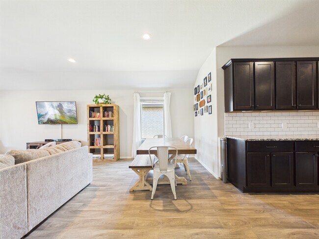 Building Photo - 11020 33rd Ave N